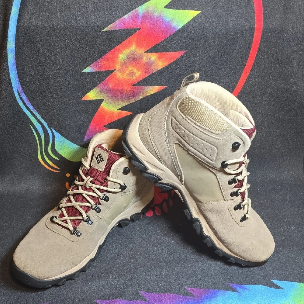 Columbia Men's Beige and Burgundy Hiking Boots - Picture 5 of 7